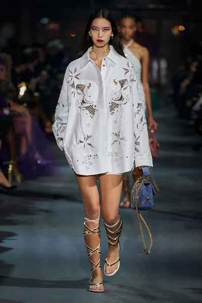 Look 72